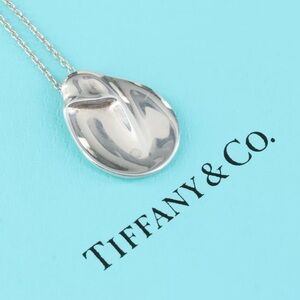 Authentic Vintage 1979 Tiffany & Co 925 Sterling Silver Madonna Pendant Necklace